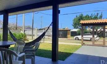 Imagem 2: Casa e Sobrado de 4 dormitórios à Venda - Xangri-lá