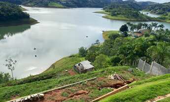 Imagem 2: Terreno pé na água