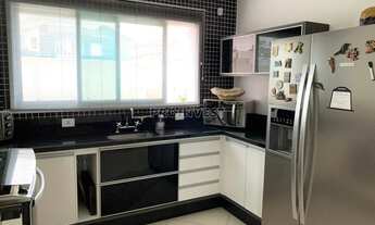 Imagem 6: Casa na Granja Viana em condomínio com segurança e lazer completo