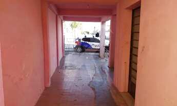 Imagem 5: Sobrado com 2 quartos, sala, cozinha, 2 banheiros, área de serviço e quintal