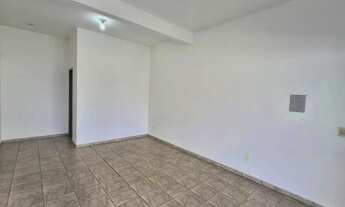 Imagem 3: Sala comercial 28m² com banheiro, ótima localização e portas seguras ideal para seu negóc