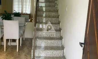 Imagem 4: CASA TRIPLEX COM 3 QUARTOS 2 BANHEIROS 1 LAVABO GAARAGEM E VARANDA NO RECREIO DOS BANDEIRA