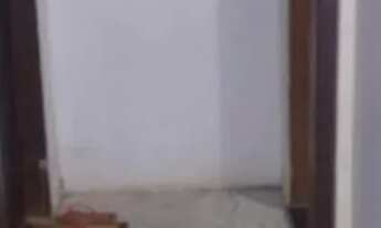 Imagem 2: Aluguel kit QE 38 Cj k 51 portão branco vizinho a igreja assembléia de Deus