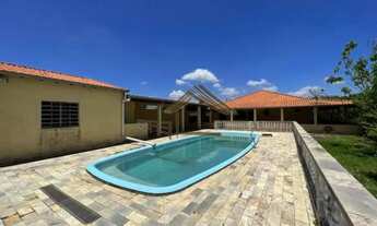 Imagem 3: Chácara em Porangaba SP, área com 20.000 m², casa com 3 dormitórios, área de lazer com pis