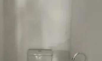 Imagem 3: Loja com aproximadamente 10 m², ideal para pequenos negócios, atendimento ao público ou es