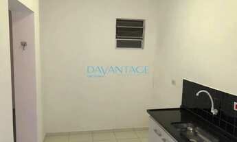 Imagem 4: Apartamento térreo, com área, 2 dormitórios, casa de vila bem localizado na Vila Anastácio