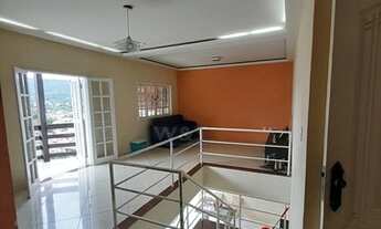 Imagem 3: Casa para aluguel e venda possui 360 metros quadrados com 5 quartos