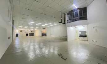 Imagem 5: Galpão/Depósito/Armazém para aluguel possui 1000 metros quadrados com 4 salas e 5 banheiro