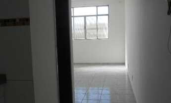 Imagem 2: Alugo excelente apartamento quitinete semi-mobiliado Centro Macae