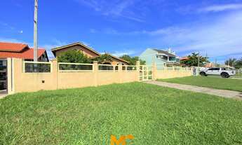 Imagem 2: Casa com dois terrenos próximo ao mar com 03 suítes