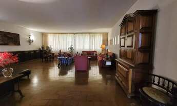 Imagem 1: Apartamento para venda possui 250 metros quadrados com 4 quartos em Copacabana - Rio de Ja