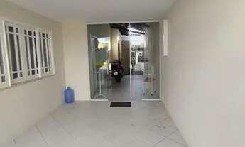 Imagem 4: Casa de 2/4 sendo 1 suíte com closet e banheira, área goumert, em cond. próx Fraga Maia