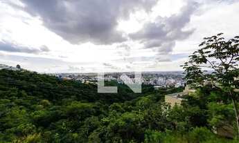 Imagem 2: Casa de condomínio para aluguel com 297 metros quadrados com 3 quartos