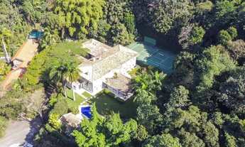 Imagem 3: CASA MARAVILHOSA, 4.400 M² , CERCADA DE VERDE!