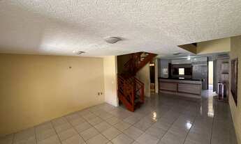 Imagem 7: Casa duplex para venda em condomínio fechado possui 222 m2 com 3 quartos em Maraponga