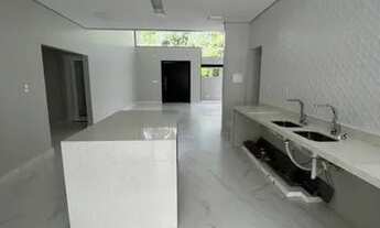 Imagem 5: Casa de condomínio para venda possui 274 metros quadrados com 4 quartos