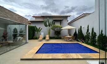 Imagem 2: Lindissima Casa muito espaçosa- Climatizada- Localização privilegiada- Piscina- Acabamento