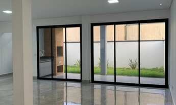 Imagem 7: Casa em condomínio com 134 m2, 3 suítes, 4 vagas de garagem, boiler solar, preparado para