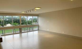 Imagem 2: OPORTUNIDADE VENDA - APARTAMENTO ALTO PADRÃO 100 % REFORMADO DE FRENTE AO MAR!