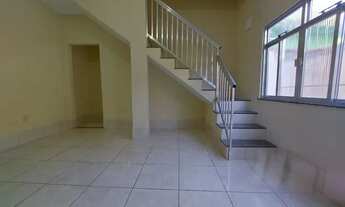 Imagem 4: Duplex de vila 2 quartos no Coração de Bangu a 600m de TUDO