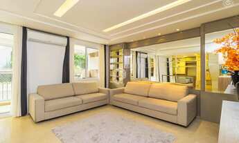 Imagem 2: Luxuoso duplex no Cabral com sacada gourmet!