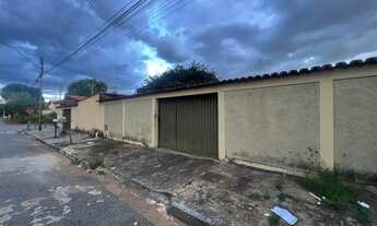 Imagem 4: ÓTIMO PARA INVESTIMENTO 2 CASAS 3 QTS 1 SUÍTE LOTE QUITADO ÓTIMA LOCALIZAÇÃO