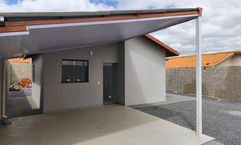 Imagem 2: Excelente casa de 2 (dois) quartos, garagem coberta e sozinha no lote