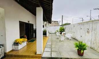 Imagem 4: Casa com piscina na Gruta de Lourdes