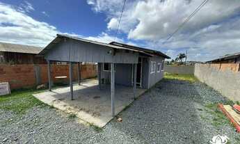 Imagem: Casa com 1 dormitório e amplo terreno para