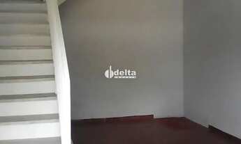 Imagem 7: Imóvel de esquina residencial e comercial constituído de 3 imóveis independentes disponíve