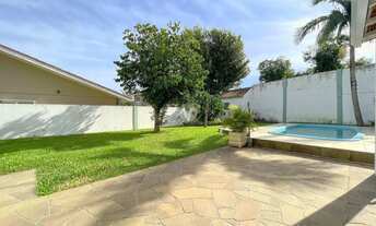 Imagem 4: Bela casa à venda, 3 dormitórios, com piscina, salão de festas, bairro Camobi!