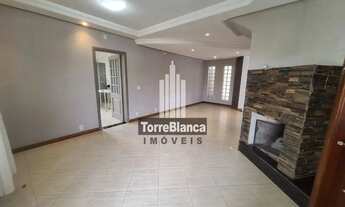 Imagem 2: Locação - Sobrado de Alto Padrão, 4 quartos sendo 1 suíte master, 4 banheiros, Quintal Amp