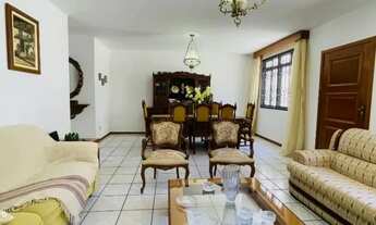 Imagem 3: Casa 5 Quartos com 2 Suítes e 395m² - Centro