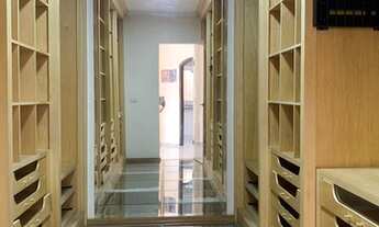 Imagem: Suite master com closet para casal em República,sem