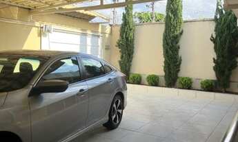 Imagem 2: Casa para Venda em Goiânia, Vila Itatiaia, 4 dormitórios, 1 suítes, 2 banheiros, 3 vagas