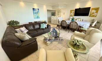 Imagem 2: Apartamento à venda no Guarujá, na praia das Pitangueiras, frente ao mar, 230 metros de ár