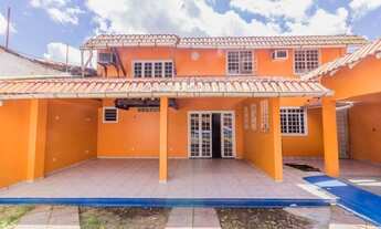 Imagem: Bonita e Ampla Casa de 2 Pavimentos com