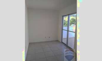 Imagem 4: Cobertura com dois quartos, sala, cozinha com armários planejados, banheiro, churrasqueira