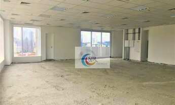 Imagem 2: Conjunto comercial com 408m² em vão livre com 10 vagas de garagem!