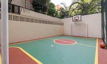 Imagem 5: Venha morar em um belíssimo apartamento de 240 m² nos Jardins. A espaçosa sala em formato