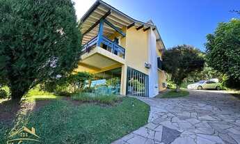 Imagem: Casa com três dormitórios sendo uma suíte