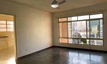 Imagem 4: Confortável apartamento com 2 dormitórios e 1 vaga na rua mais bonita de Santos