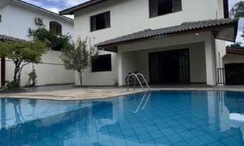 Imagem 3: Casa com 4 dormitórios sendo 2 suítes, no centro de Alphaville