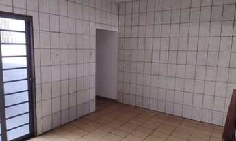 Imagem 2: Casa térrea, bem localizada, com 2 dormitórios e quintal - à venda por R$ 250.000 - Parque