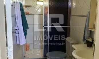 Imagem 7: Residencial Multifamiliar: Casa de 2 pavimentos com 1 anexo no terceiro piso, excelente lo