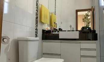 Imagem 7: Casa geminada sendo 04 Quartos e 01 Suíte e 03 Vagas de Garagem no bairro Europa