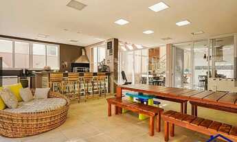 Imagem 2: Casa A Venda de 440m² Com 4 Dormitorios Sendo 4 Suites e 6 Vagas de Garagem No Residencial