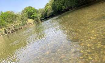 Imagem 2: Chácara com Rio no fundo