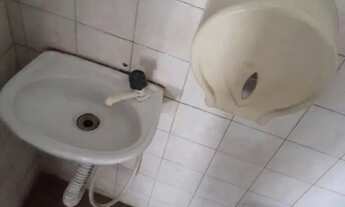 Imagem 3: Ótima LOJA com aprox. 30m² , de frente para a avenida. Conta c/ 1 banheiro. Próximo à Av