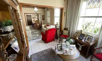 Imagem 4: Casa com pátio com 3 dormitórios, 2 banheiros e 4 vagas